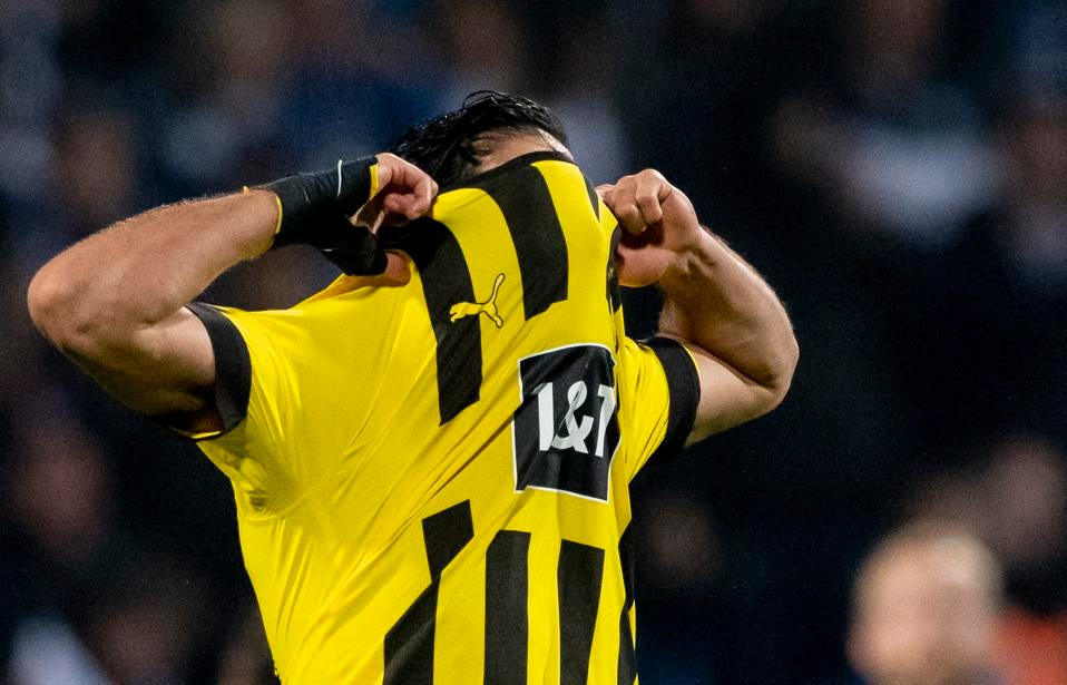 Trận hòa tai hại trước khiến Dortmund mất đi quyền tự quyết trong cuộc đua vô địch