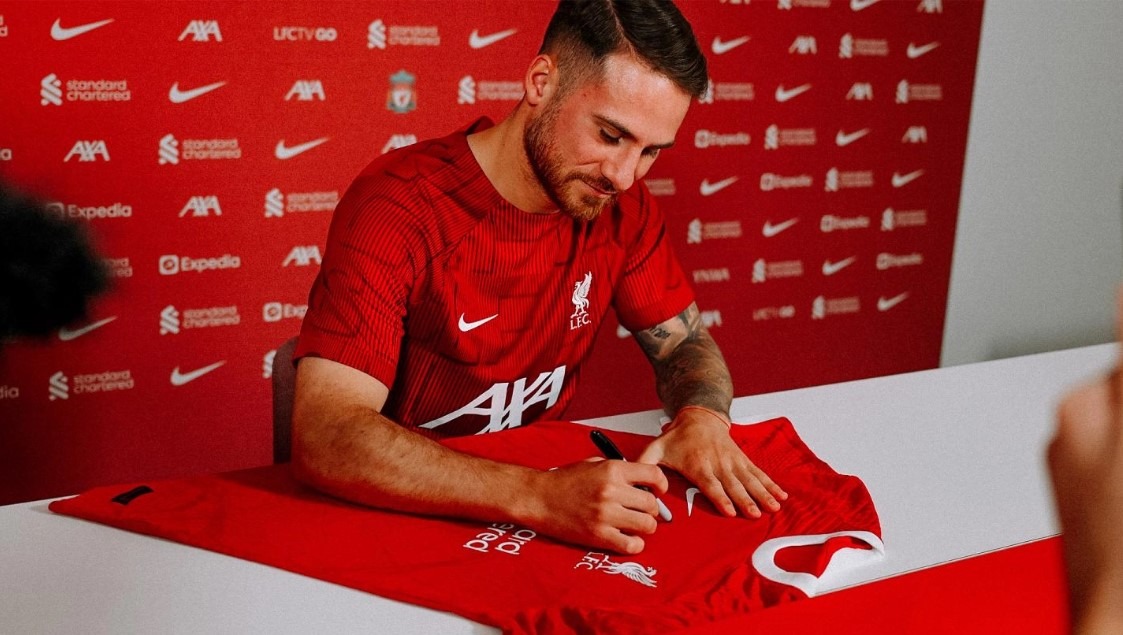 Allister đã hồ hởi chia sẻ vì sao chọn áo số 10 tại câu lạc bộ mới