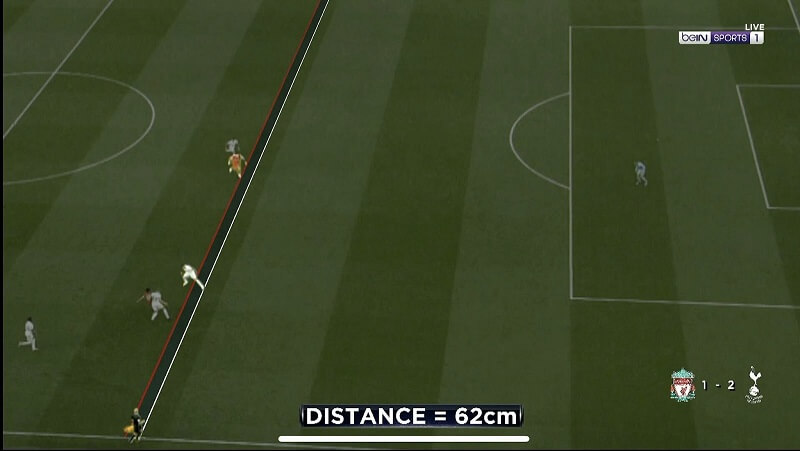 Khoảng cách giữa Diaz với người cuối cùng bên phía Spurs vẫn còn lên tới 62m ở tình huống này