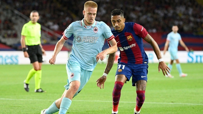 Barcelona, Tottenham và Man United là những CLB khác quan tâm đến Arthur Vermeeren