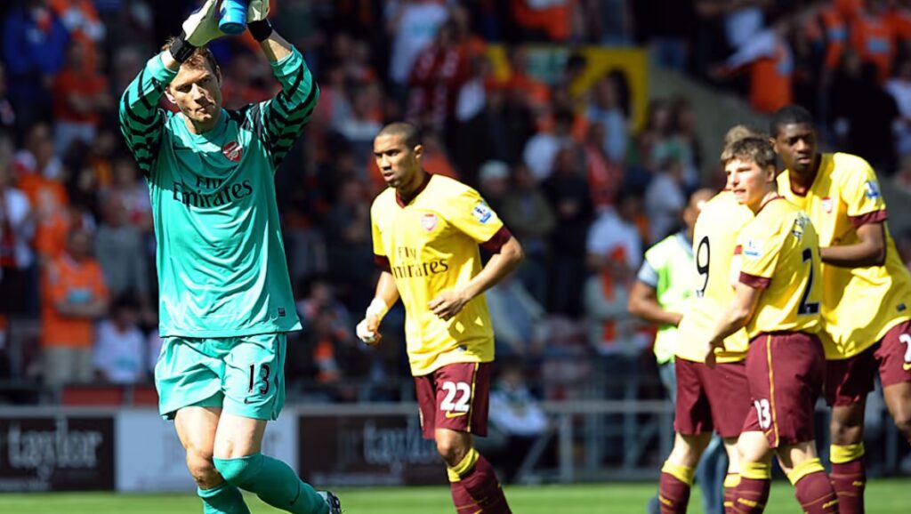 Lehmann cũng chỉ có đúng 1 lần ra sân ở trận gặp Blackpool trước khi giải nghệ hẳn ở cuối mùa năm đó